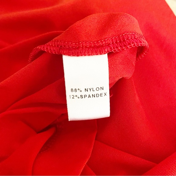 ST. JOHN Lightweight Nylon Spandex Red Mock Turtleneck Size Medium - Picture 8 of 8